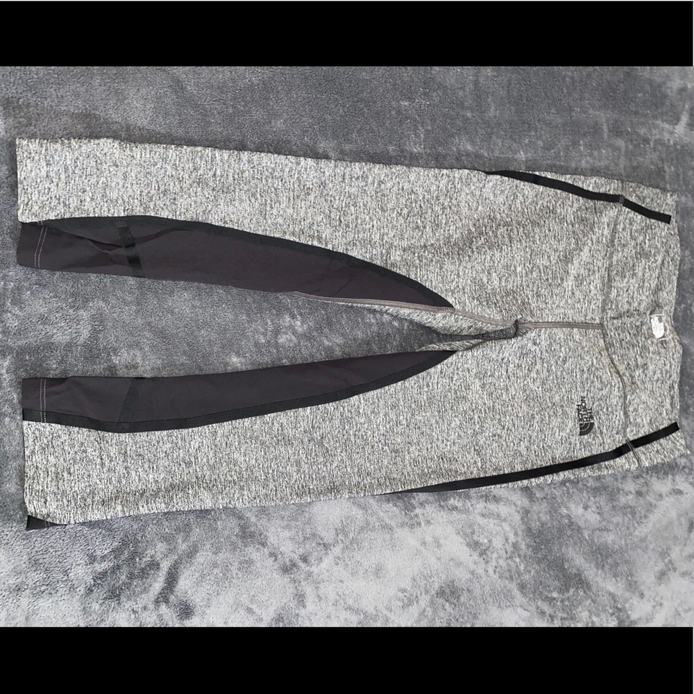 Women’s north face cropped leggings